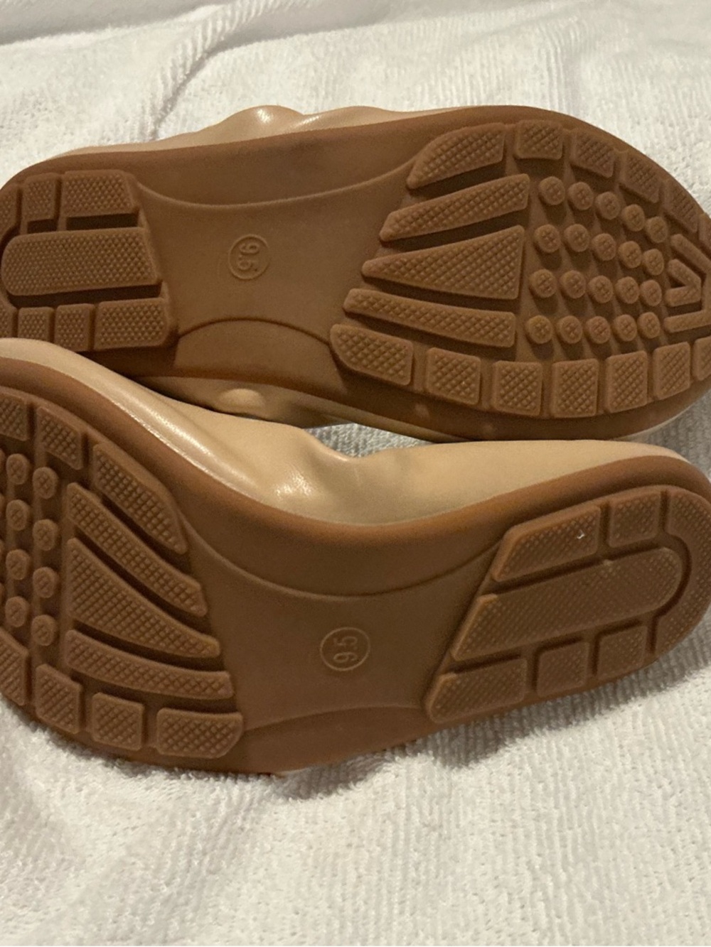 Dream Pairs Women’s Tan Ballet Flats with Bow - Picture 6 of 6